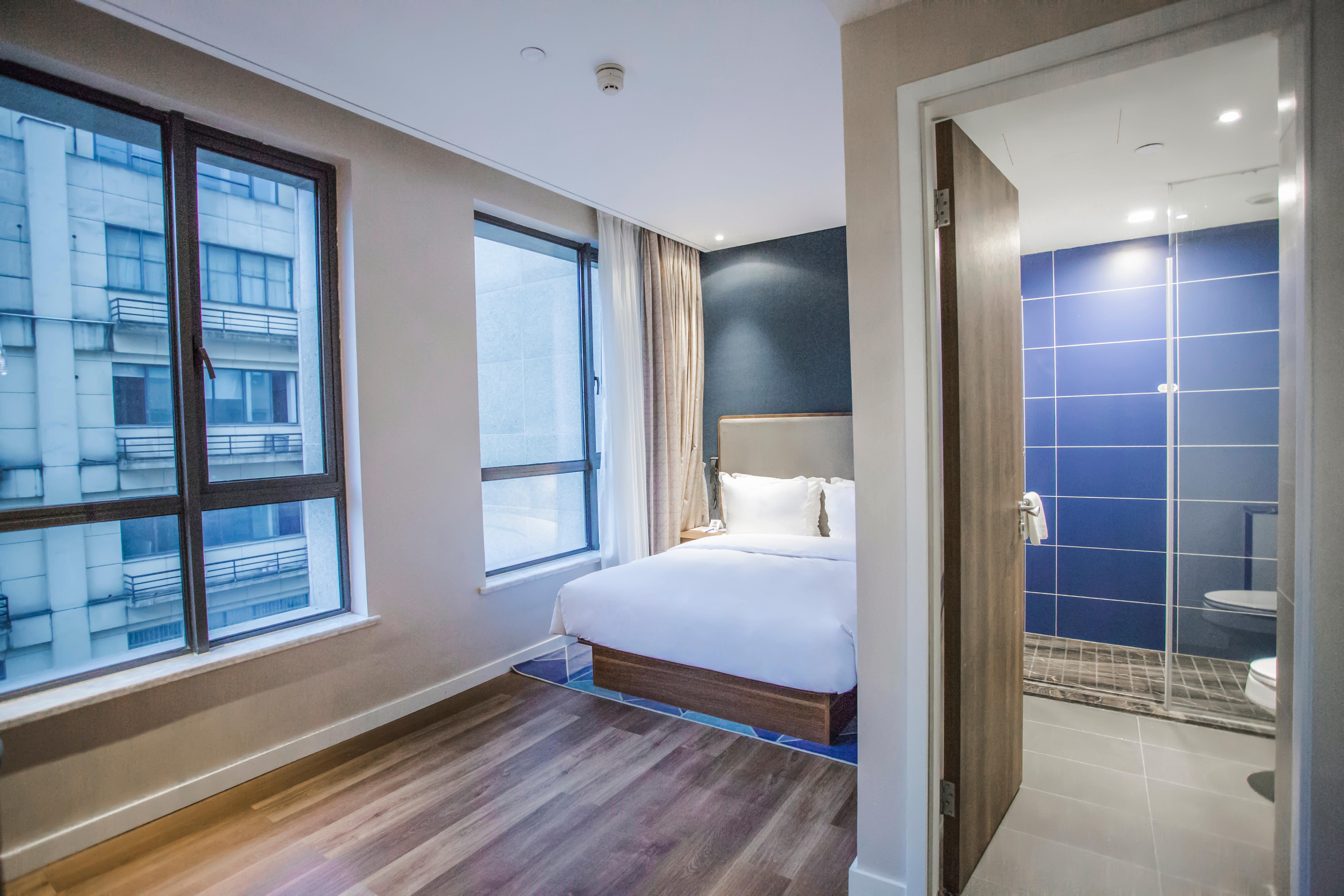 Holiday Inn Express Shanghai Pudong Chuansha, An Ihg Hotel Экстерьер фото