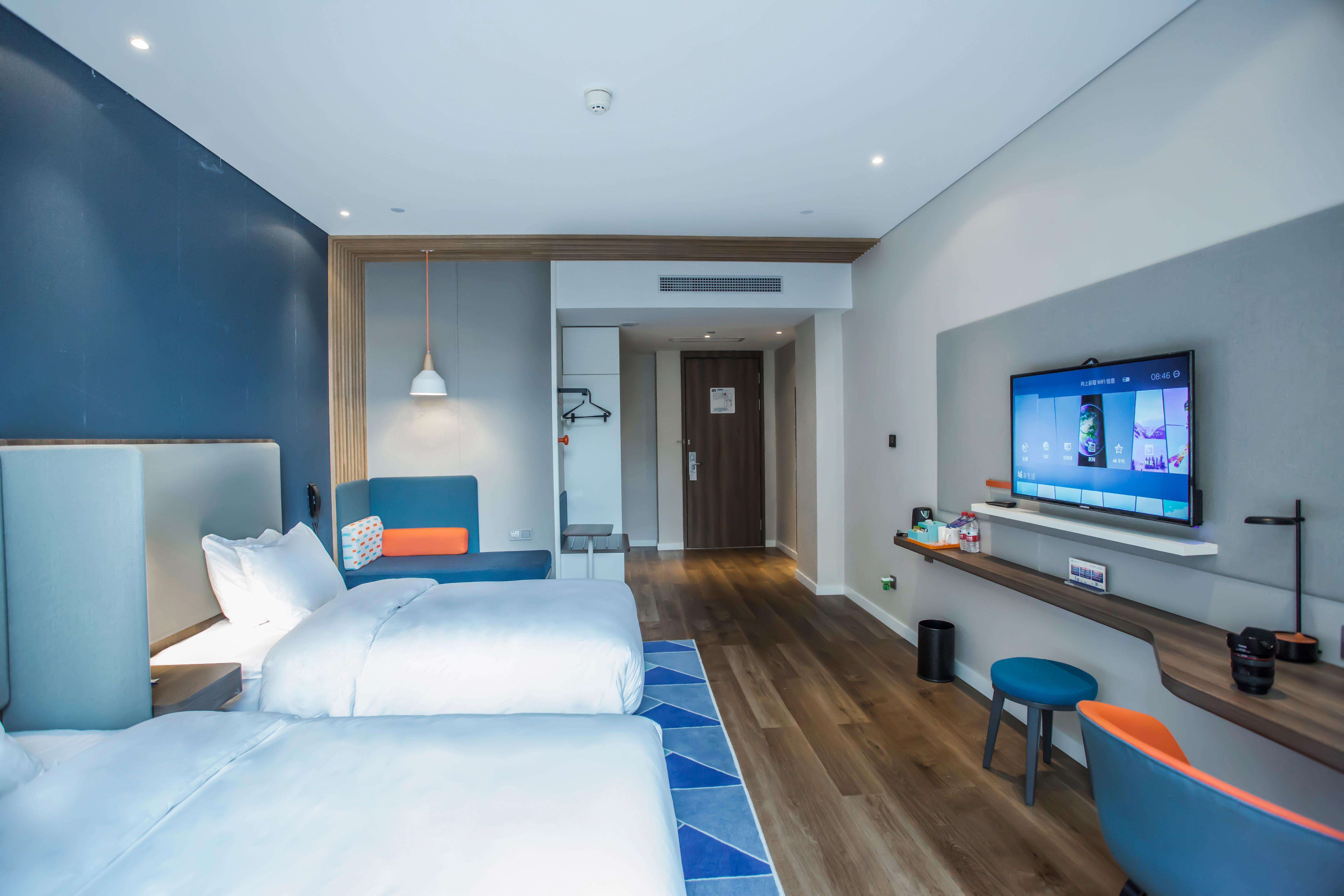 Holiday Inn Express Shanghai Pudong Chuansha, An Ihg Hotel Экстерьер фото