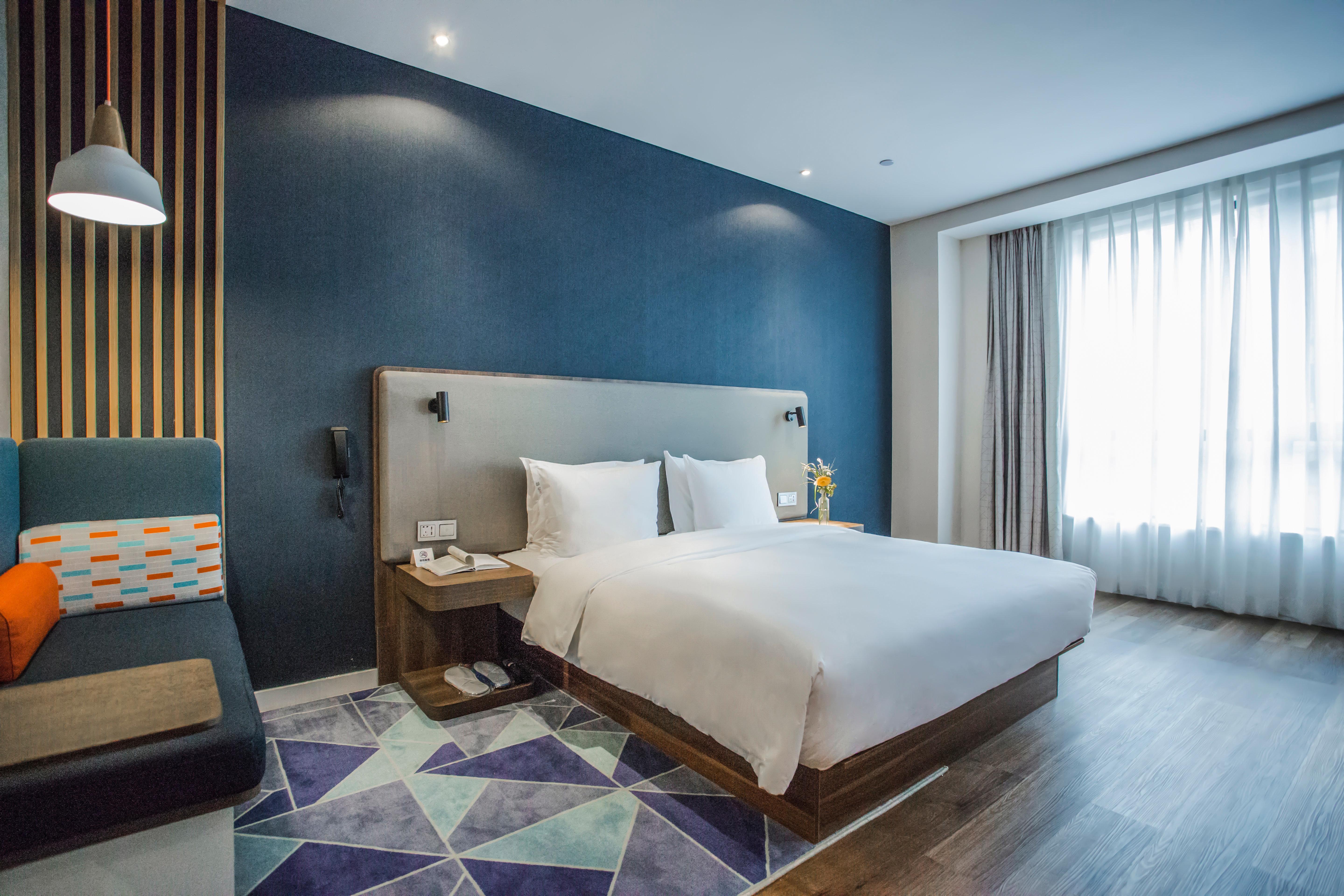 Holiday Inn Express Shanghai Pudong Chuansha, An Ihg Hotel Экстерьер фото