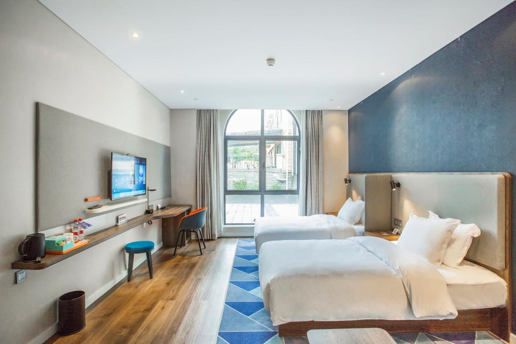Holiday Inn Express Shanghai Pudong Chuansha, An Ihg Hotel Экстерьер фото