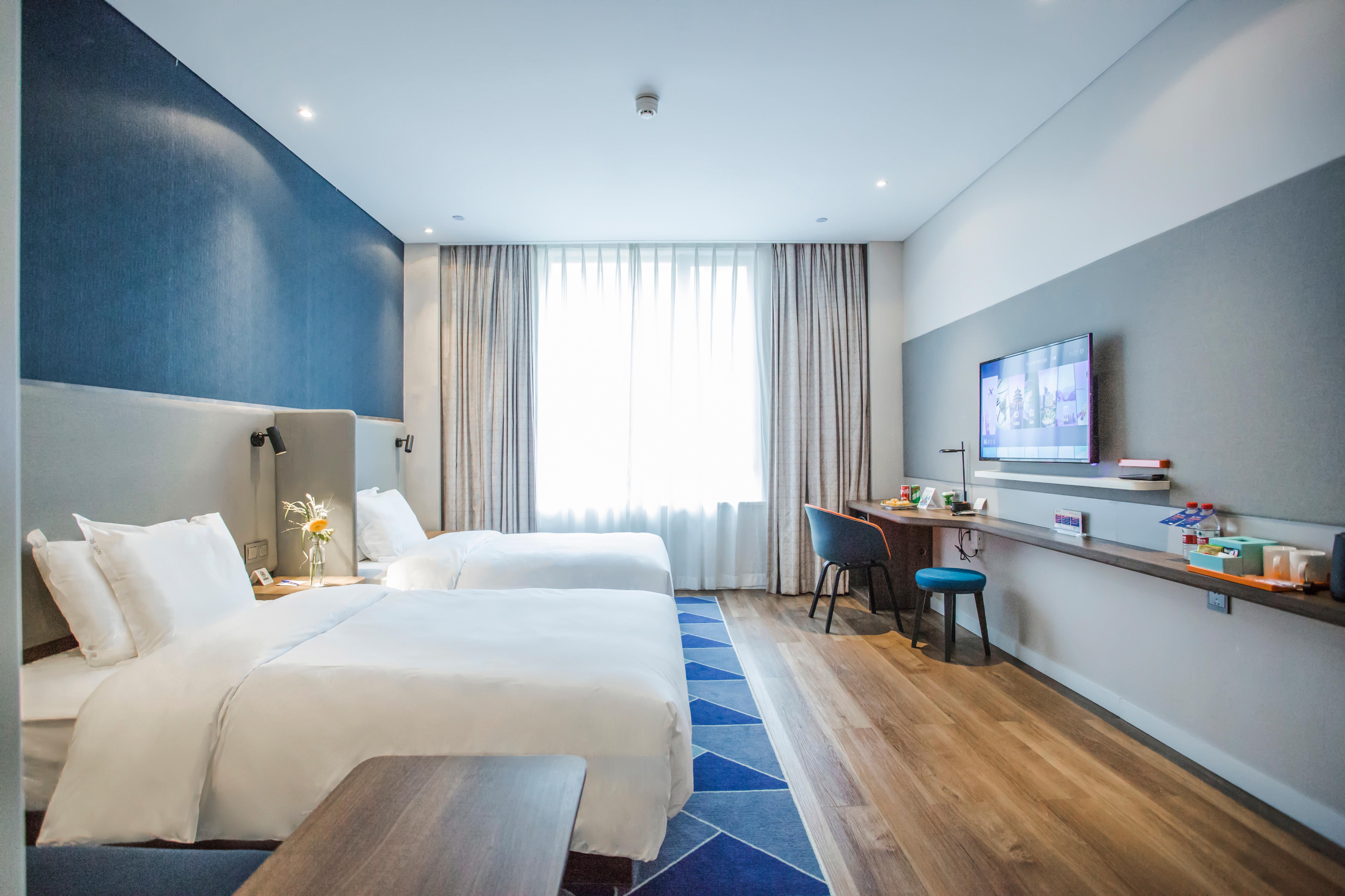 Holiday Inn Express Shanghai Pudong Chuansha, An Ihg Hotel Экстерьер фото